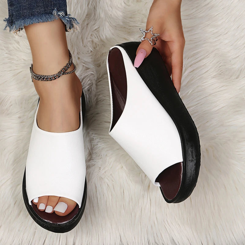 BELLAS LEATHER SLIDES