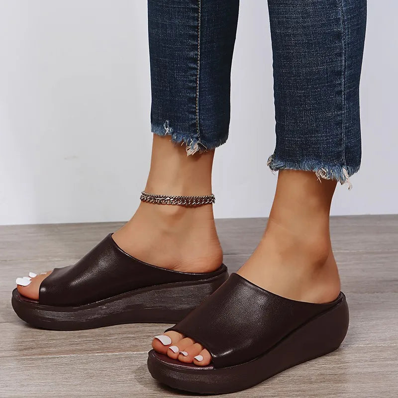 BELLAS LEATHER SLIDES